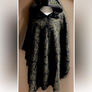 NWT 100% Alpaca Wool Cape poncho w/Hood  button front Olive black Brocade Peru